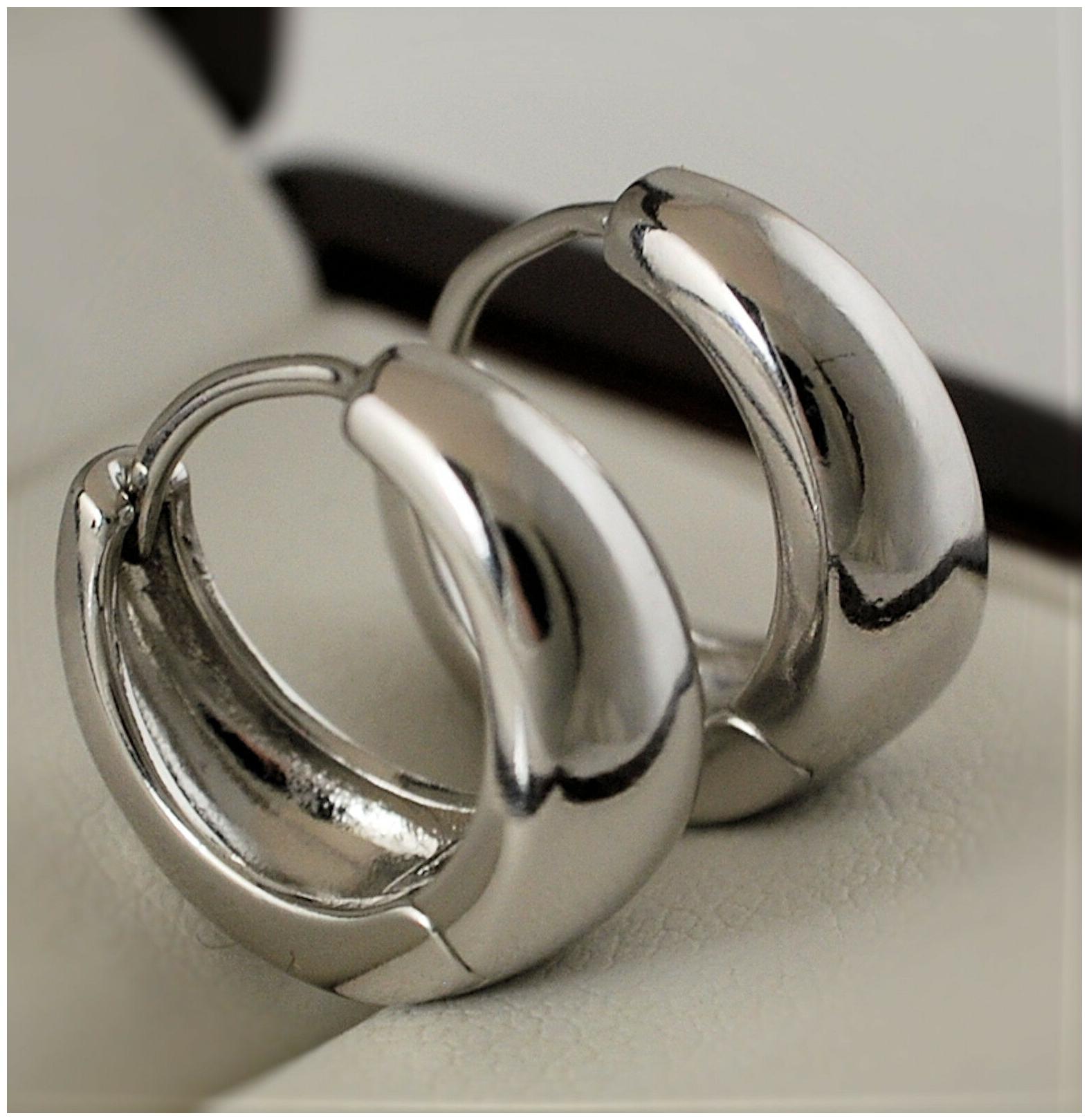

Salman Khan Inspired Silver Colour Kaju Bali Earrings For Men Imported Salman Khan Bali Hoop Huggie Silver Color Unisex