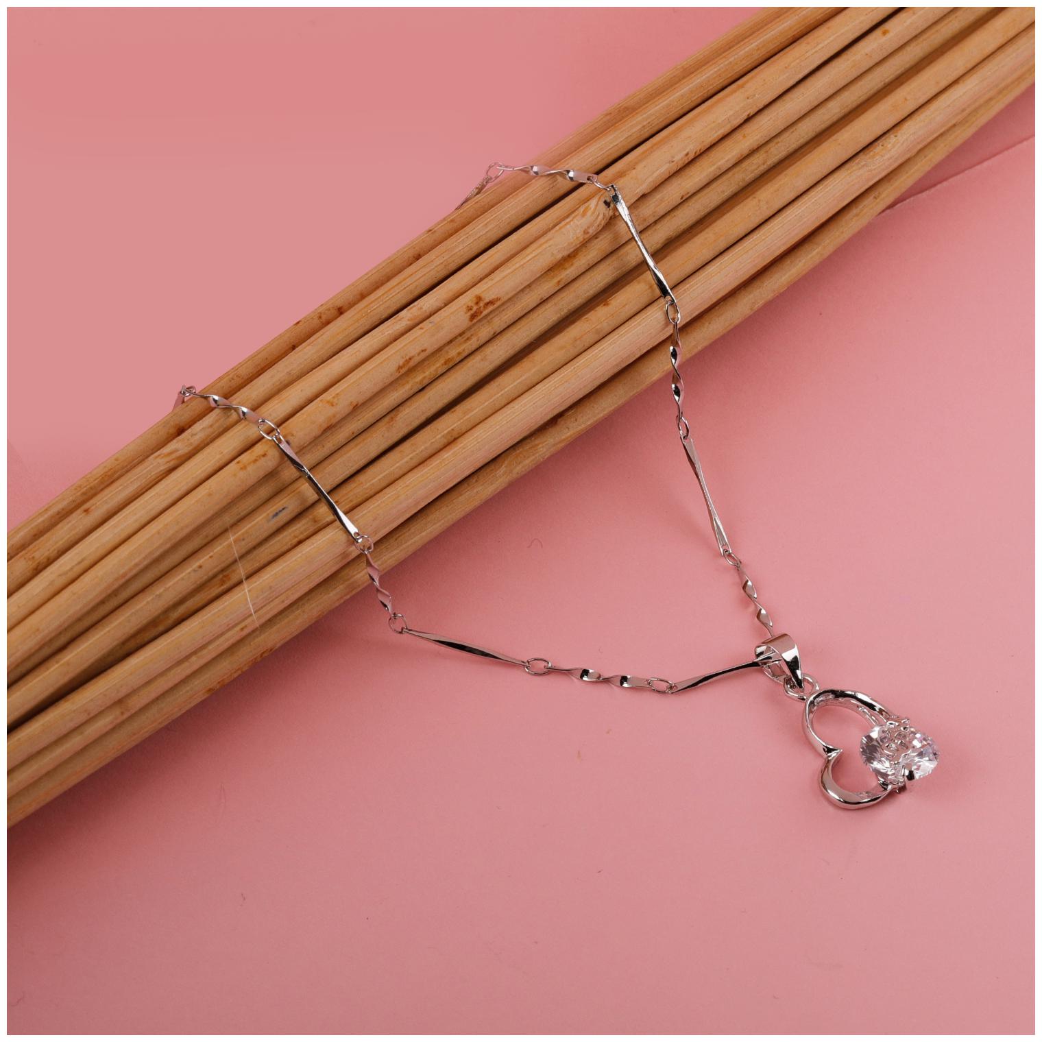 

Silver Plated Chain with Heart Shape Love Letter Solitaire Diamond Pendant for Women
