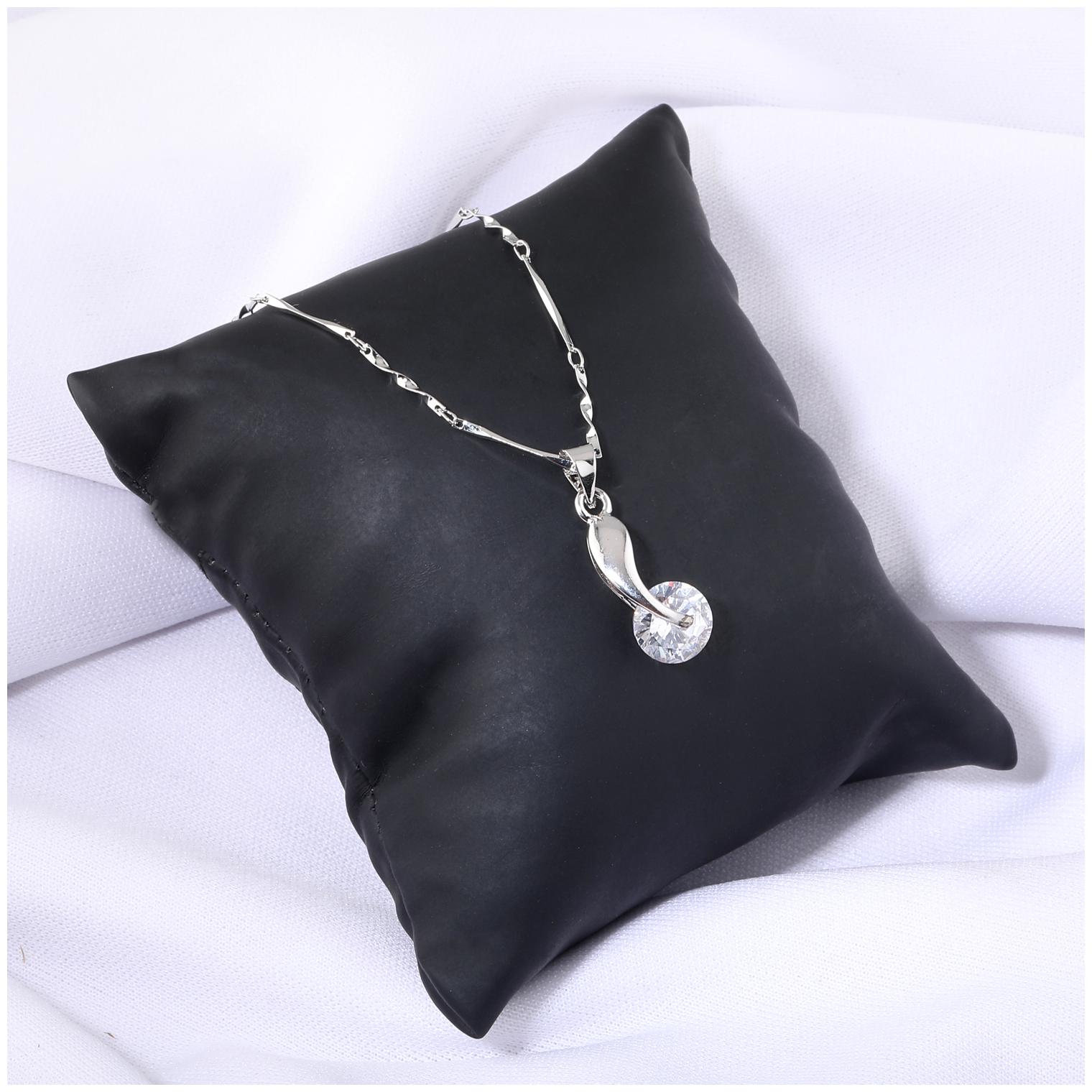 

Silver Plated Chain With Unique Solitaire Diamond Pendant For Women chain silver silver chain
