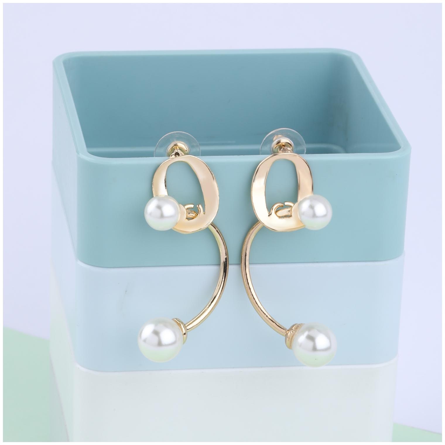 

SILVER SHINE Party Wear Antique Pearl Stud Earring For Women Girl