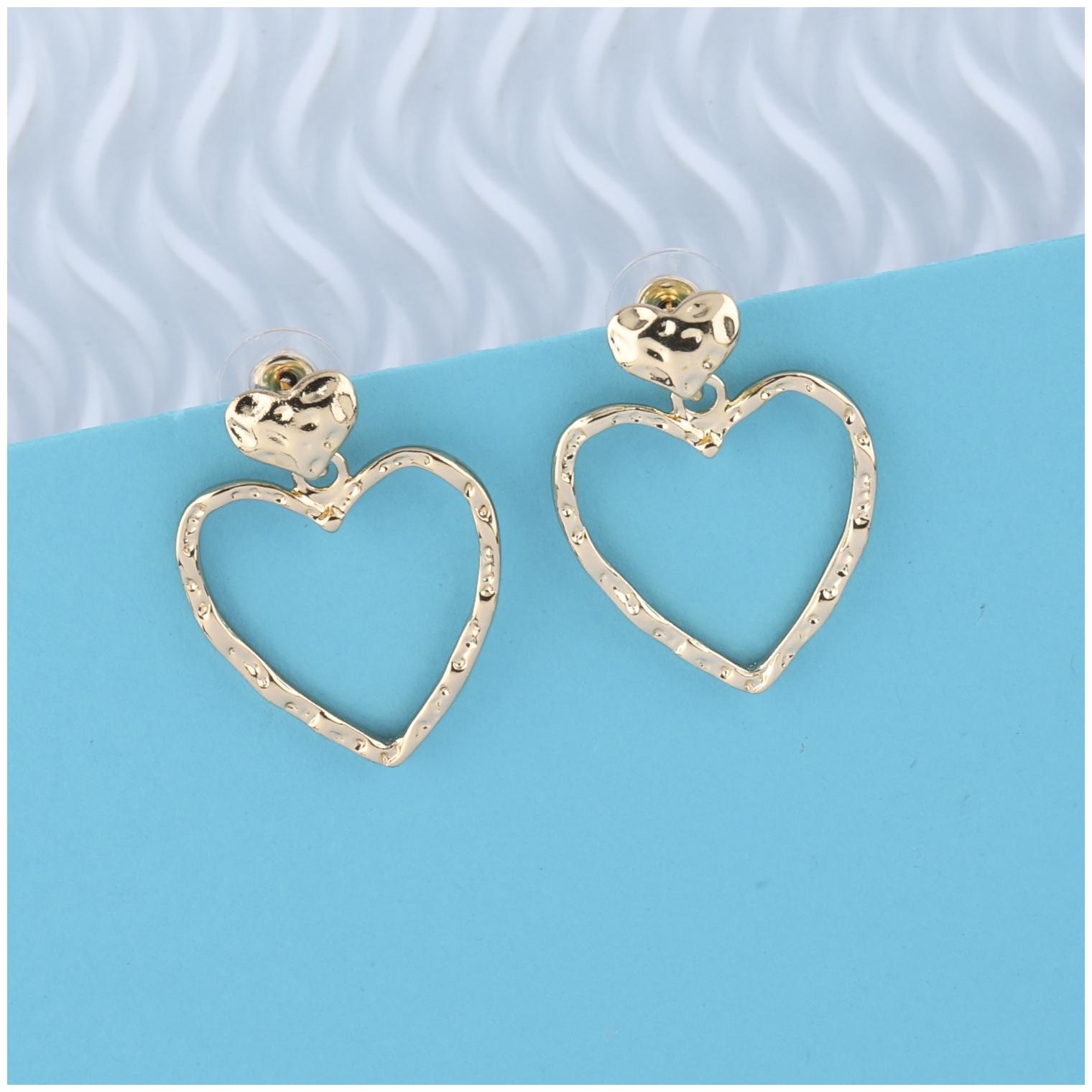 

SILVER SHINE Stylish Charm Heart Shape stud Earring For Girls Women
