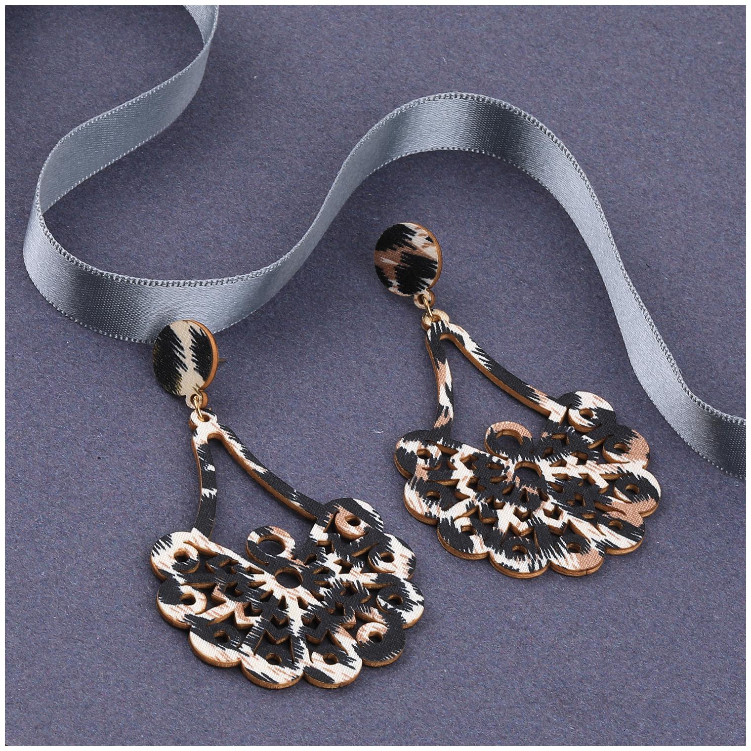 

Silver Shine Designer Alegent Light Weight Earrings For Girls And Women