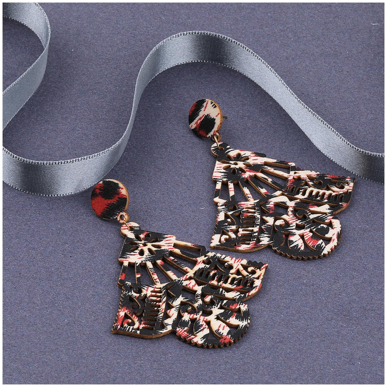 

Silver Shine Stylish Light Weight Earrings For Girls And Women