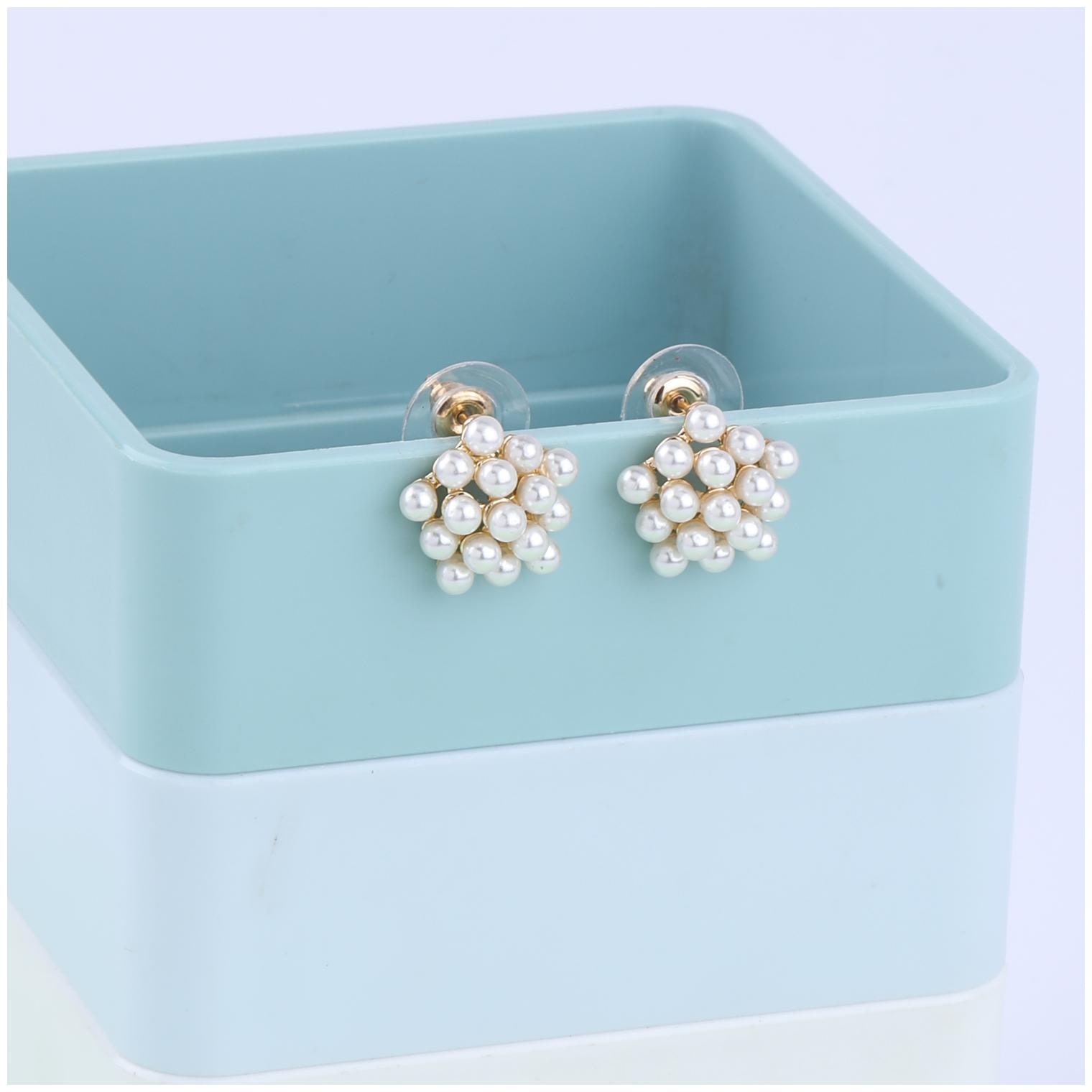 

SILVER SHINE Party Wear Stylish Pearl Stud Earring For Women Girl