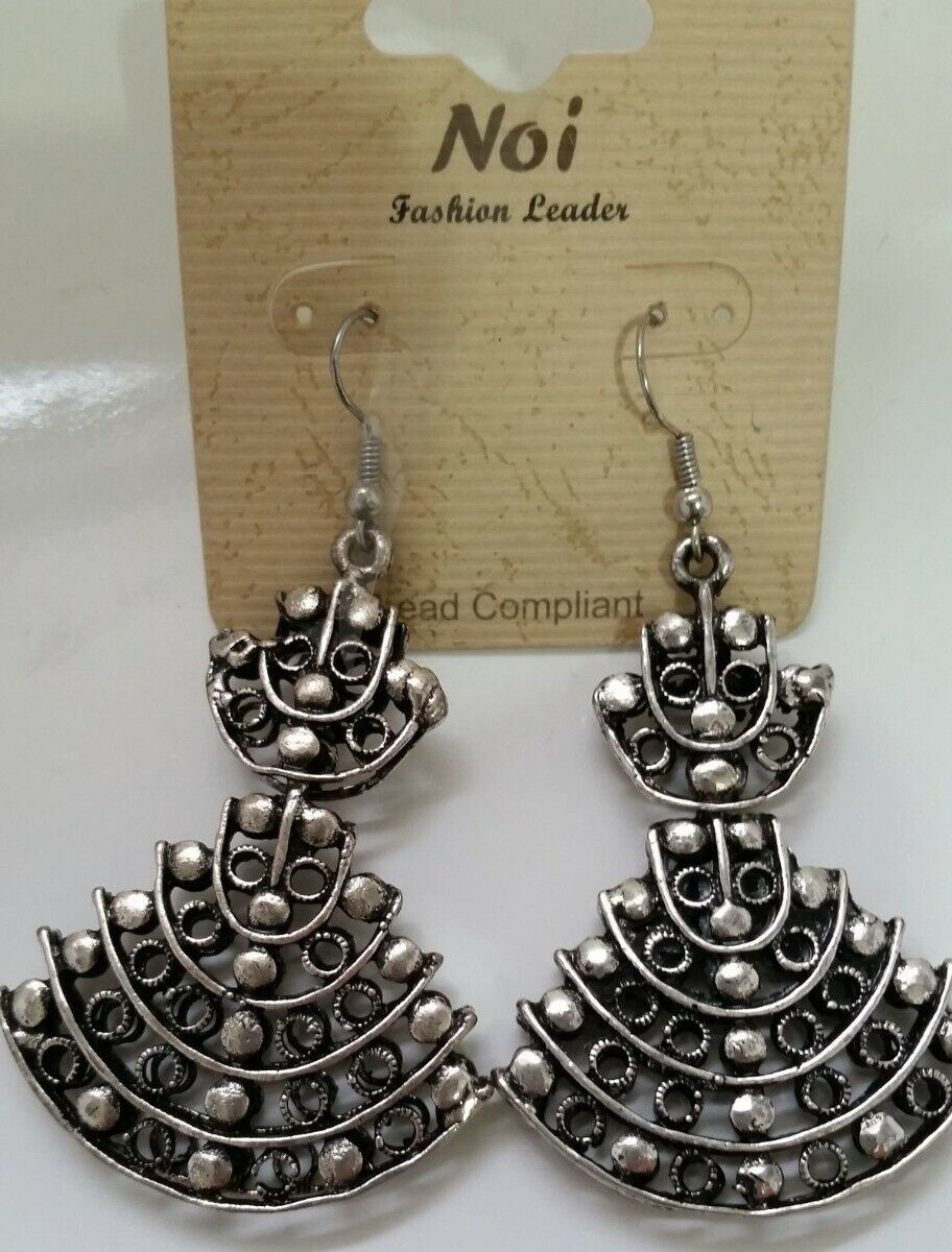 

Southwestern style Black Silver-tone hammered filigree metal Earrings F1-16 22