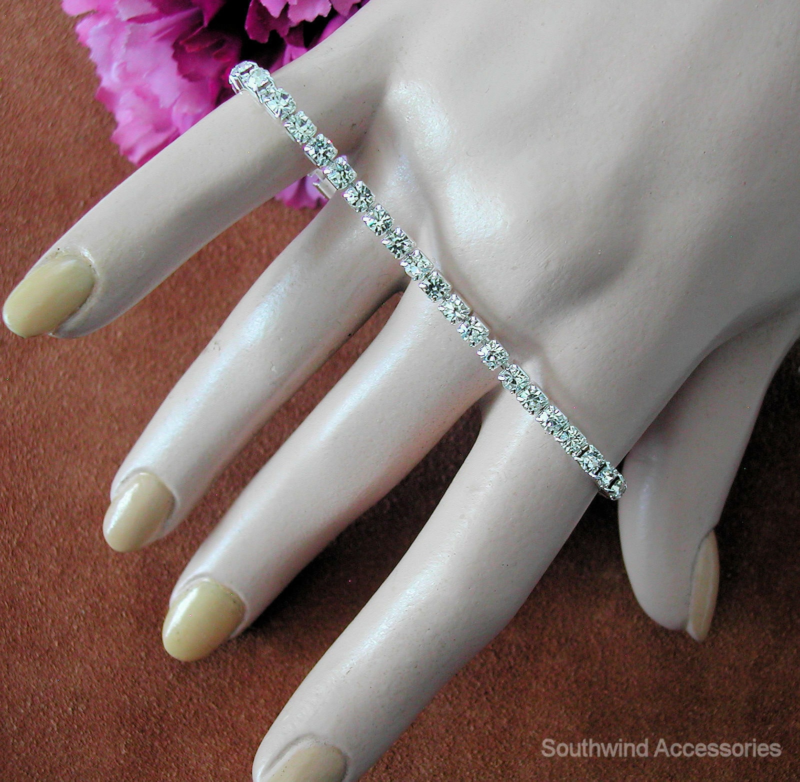 

Stretch White Rhinestone Bracelet