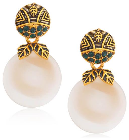 

Sukkhi Classy Leafy Gold Plated Pearl Dangle Earring For Women