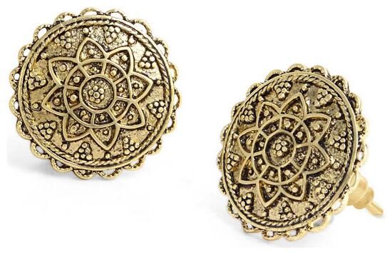 

Sukkhi Elegant Oxidised Gold Plated Floral Stud Earring For Women
