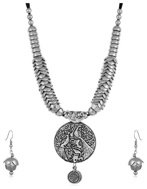 

Sukkhi Fascinating Oxidised Leafy Collar Necklace Set for Women