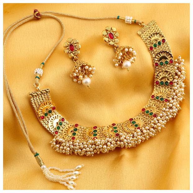 

Sukkhi Graceful Reversible Gold Plated Necklace Set For Women