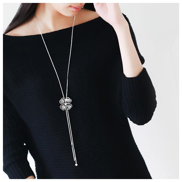 

Sukkhi Sleek Floral Charm Necklace for women