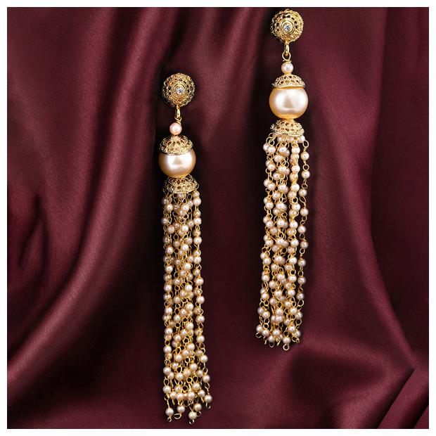 

Sukkhi Splendid Gold Plated Chandelier Earring for Women