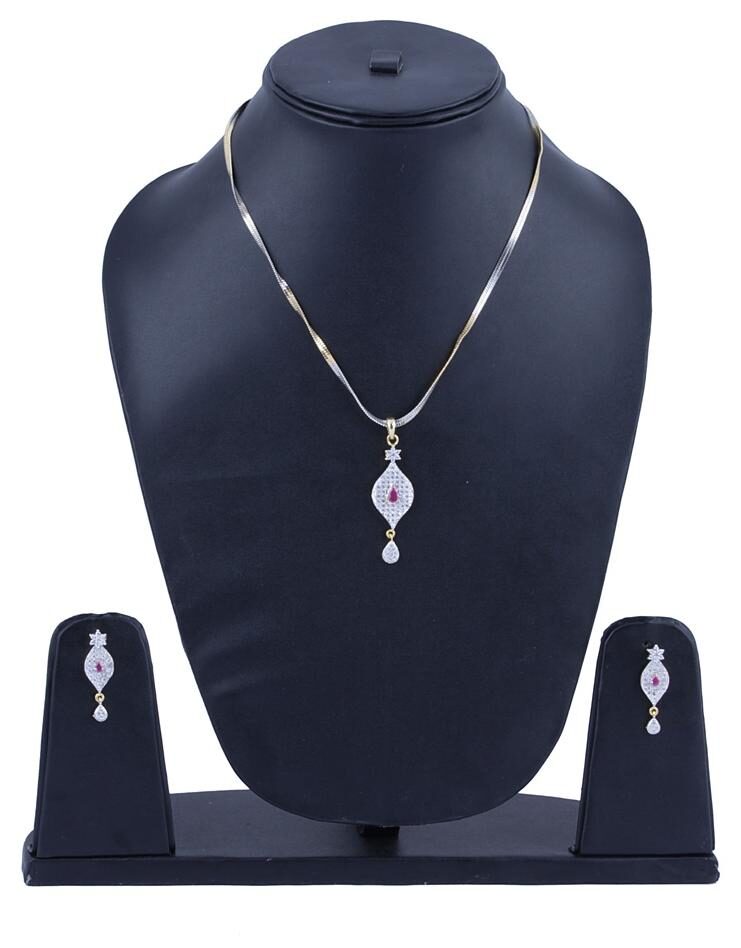 

Foxy Trend American Daimond Pendent Set