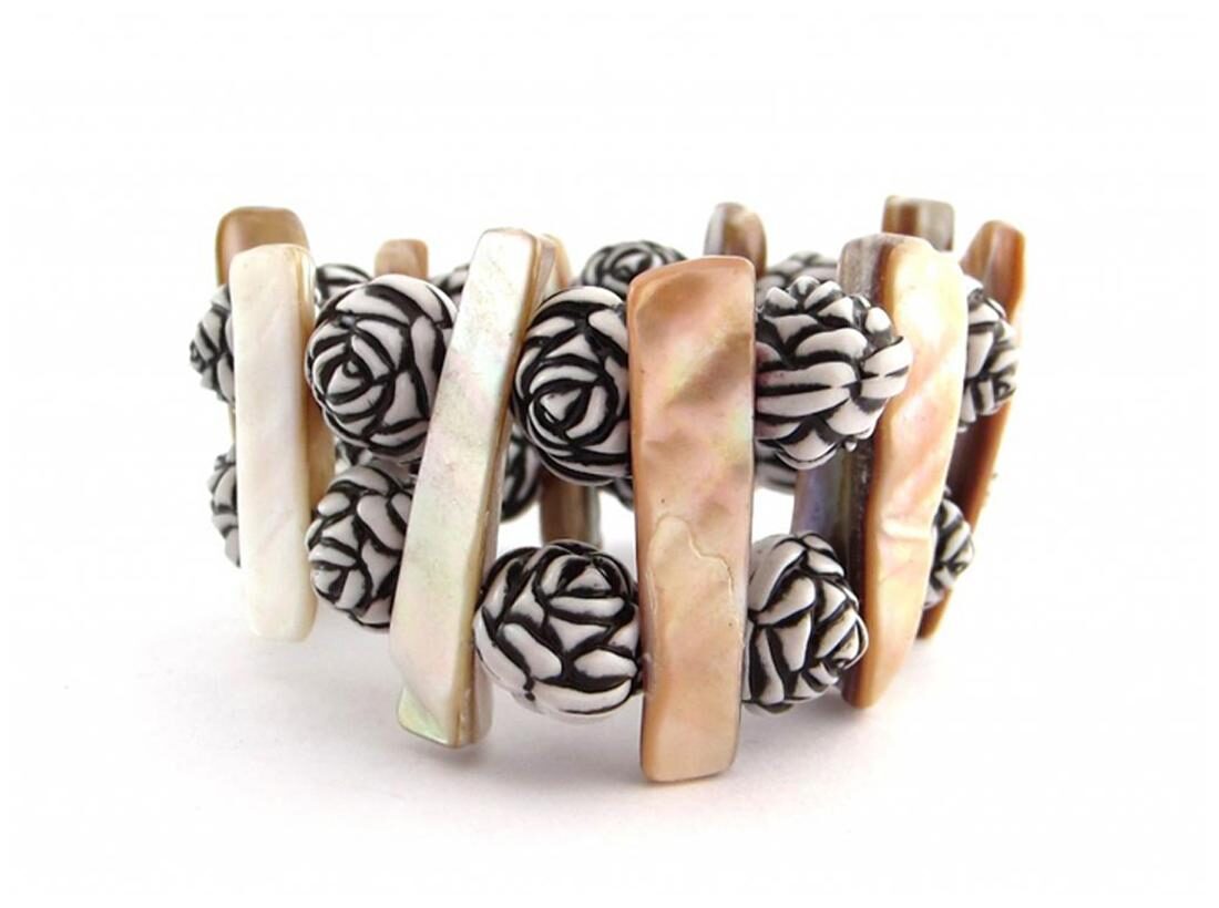 

The Jewelbox Mother Of Pearl Black White Designer Beads Bracelet Strand For Women