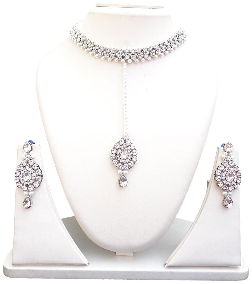 

Trendeela com Aashvi Collection Exquisite Necklace Set For Women ( Silver White )