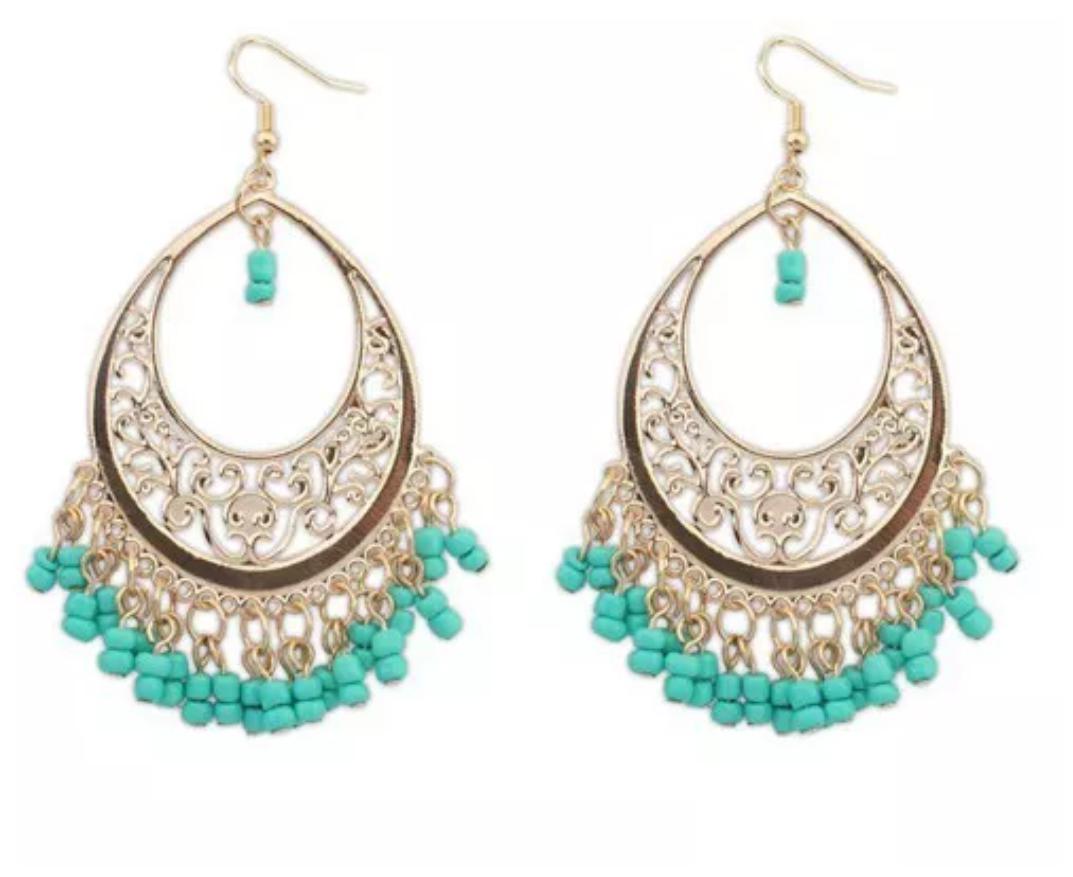 

TRENDY GREEN EARINGS