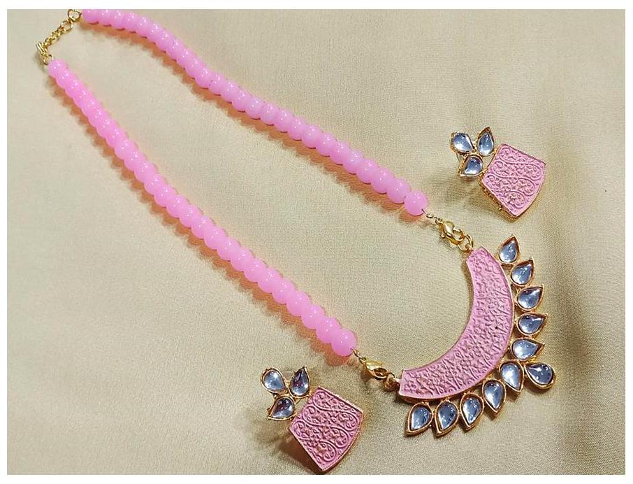

Twinkle Star Fashionable Elegant Pink Beaded Necklace and Earring Set with Pendant for Party and Festive Look for Women