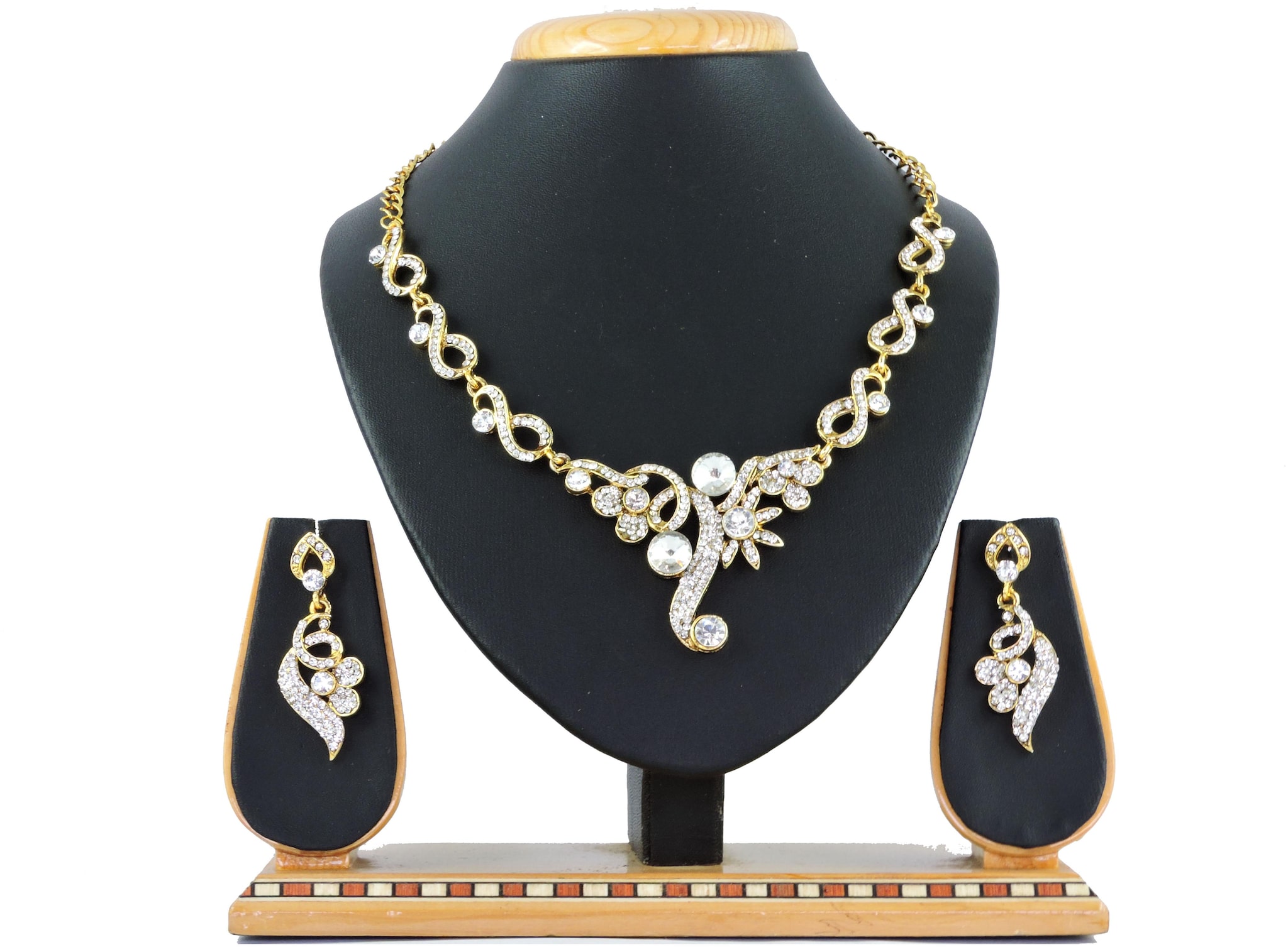 

Vatsalya Creation Fancy Necklace Set