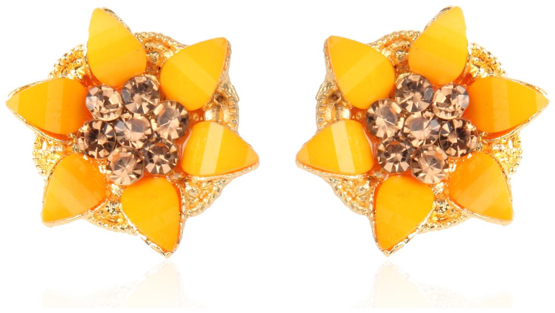 

VFI Women Stud Earrings
