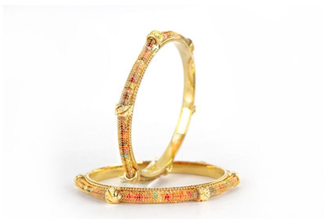 

VK Jewels White Bangle Set
