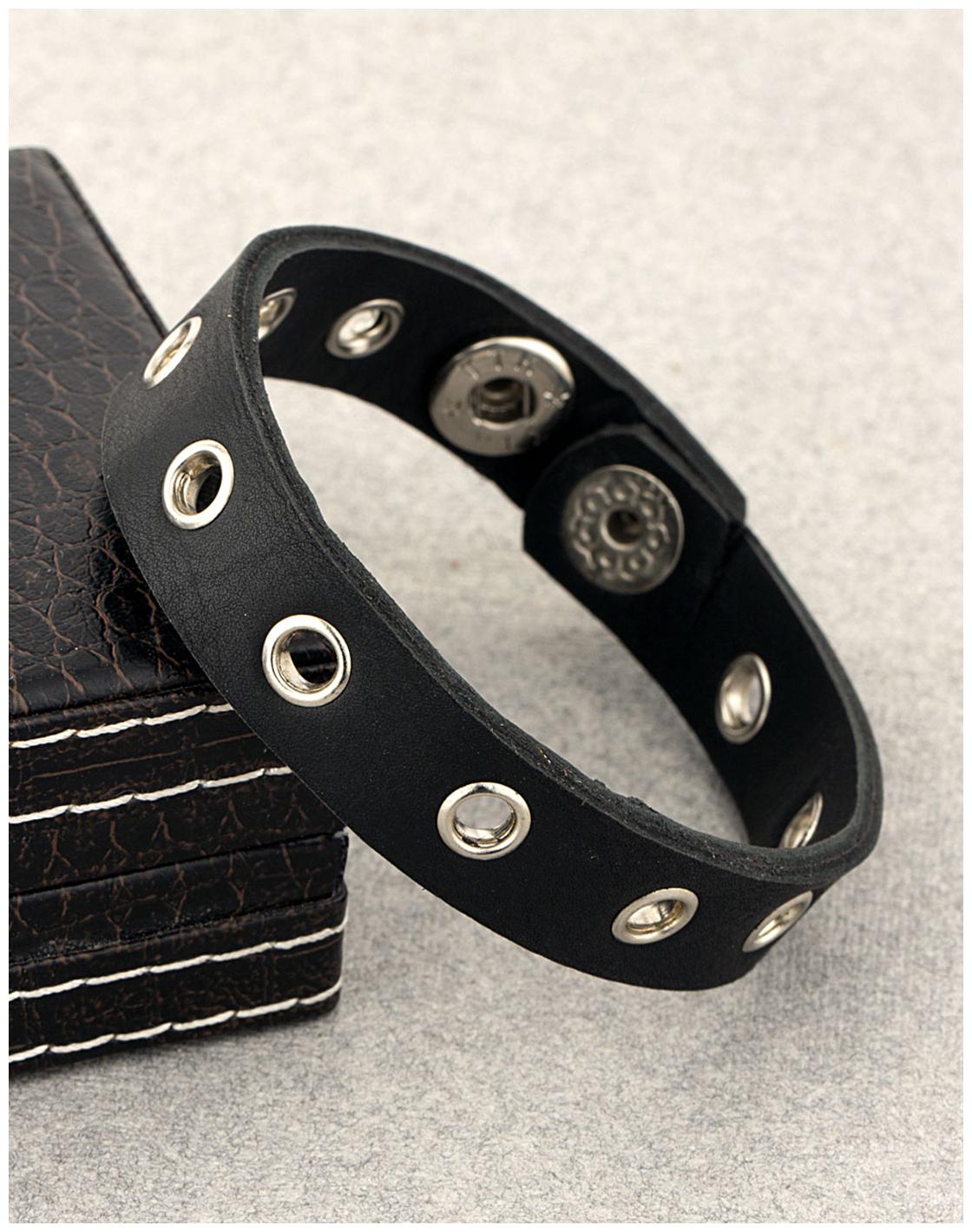 

Voylla Alloy Beads and Snaps Leather Trend Bracelet
