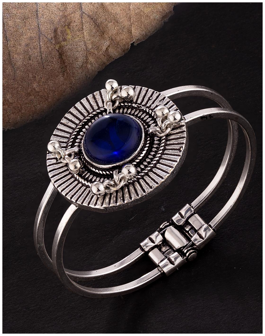 

Voylla Antique Kada Dome Motif Bracelet