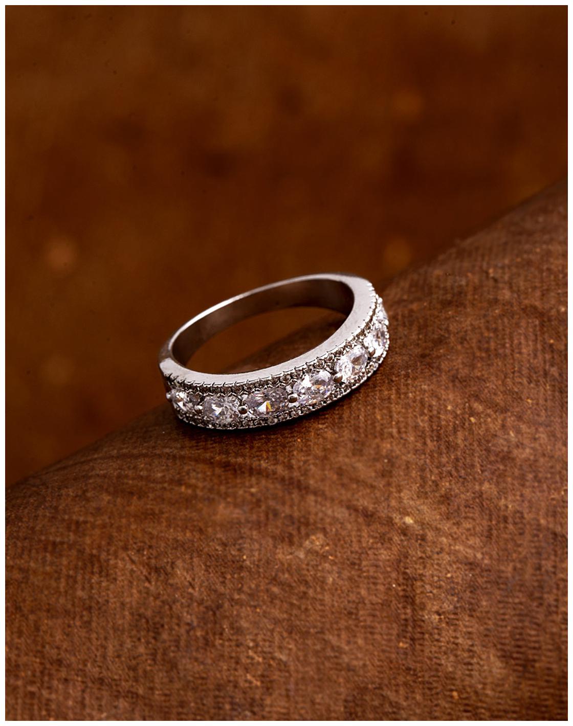 

Voylla Band Style Gems Adorned Ring