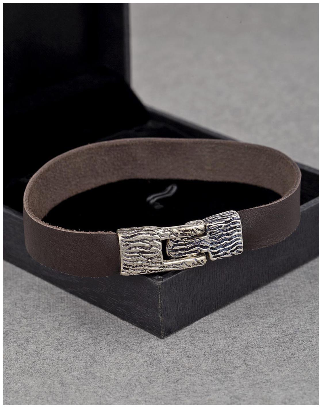 

Voylla Brown Leather Nautical Band Bracelet