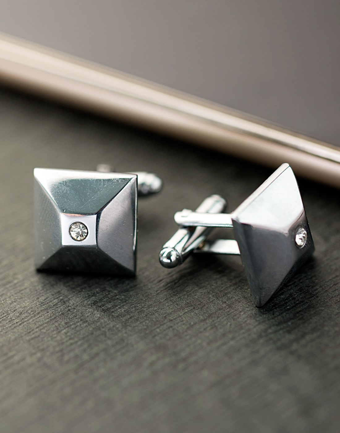 

Dare by Voylla Cufflink Couture Classic Square Cufflinks