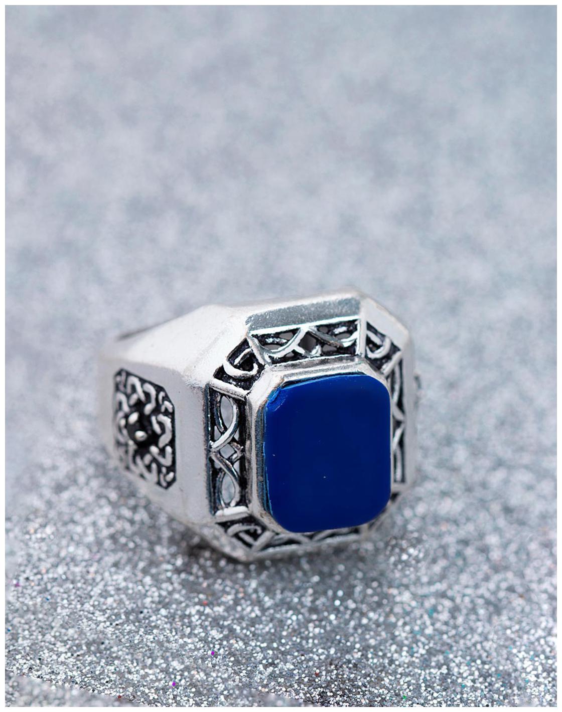 

Voylla Edgy Blue Stone Milestone Ring