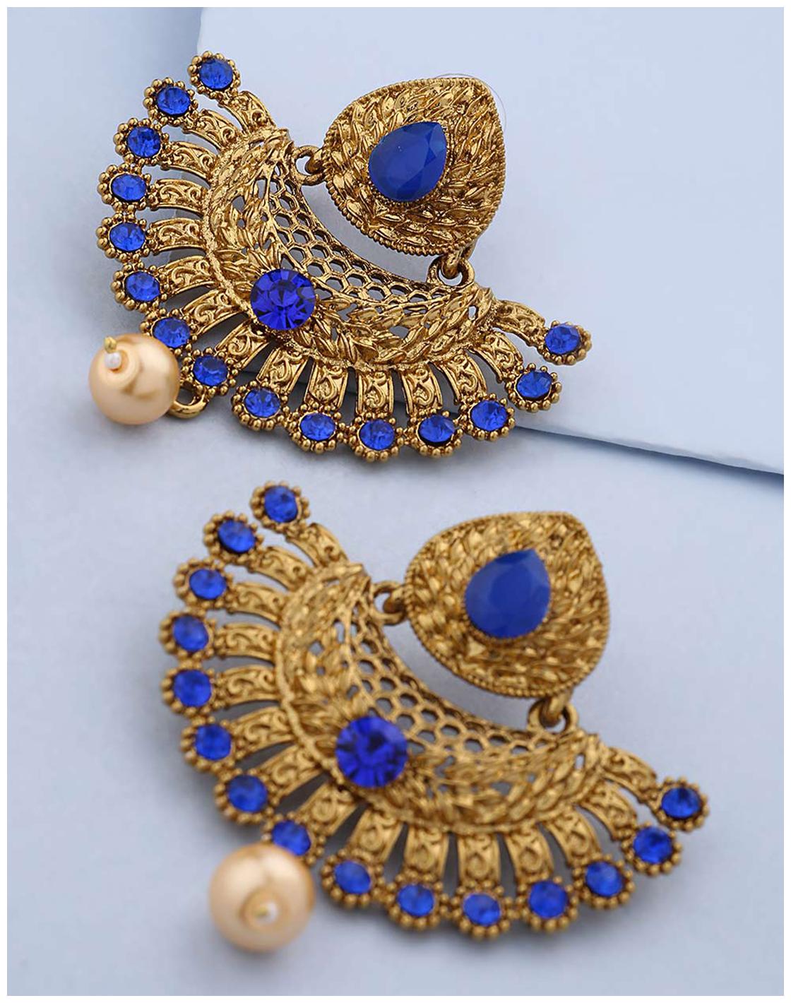 

Voylla Elegant Pair Of Earrings