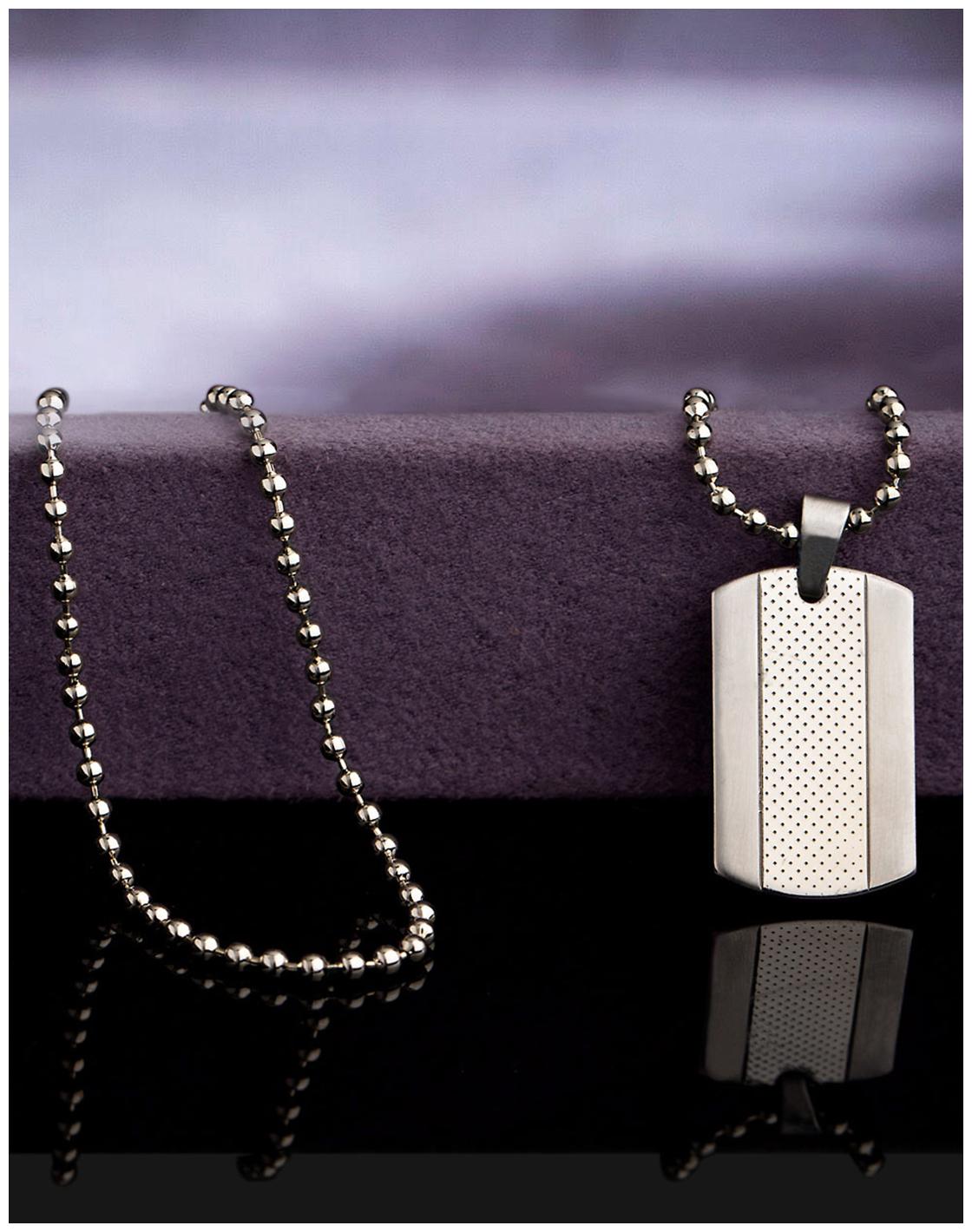 

Voylla Faith and Trust Solid Pendant with Silver Plating