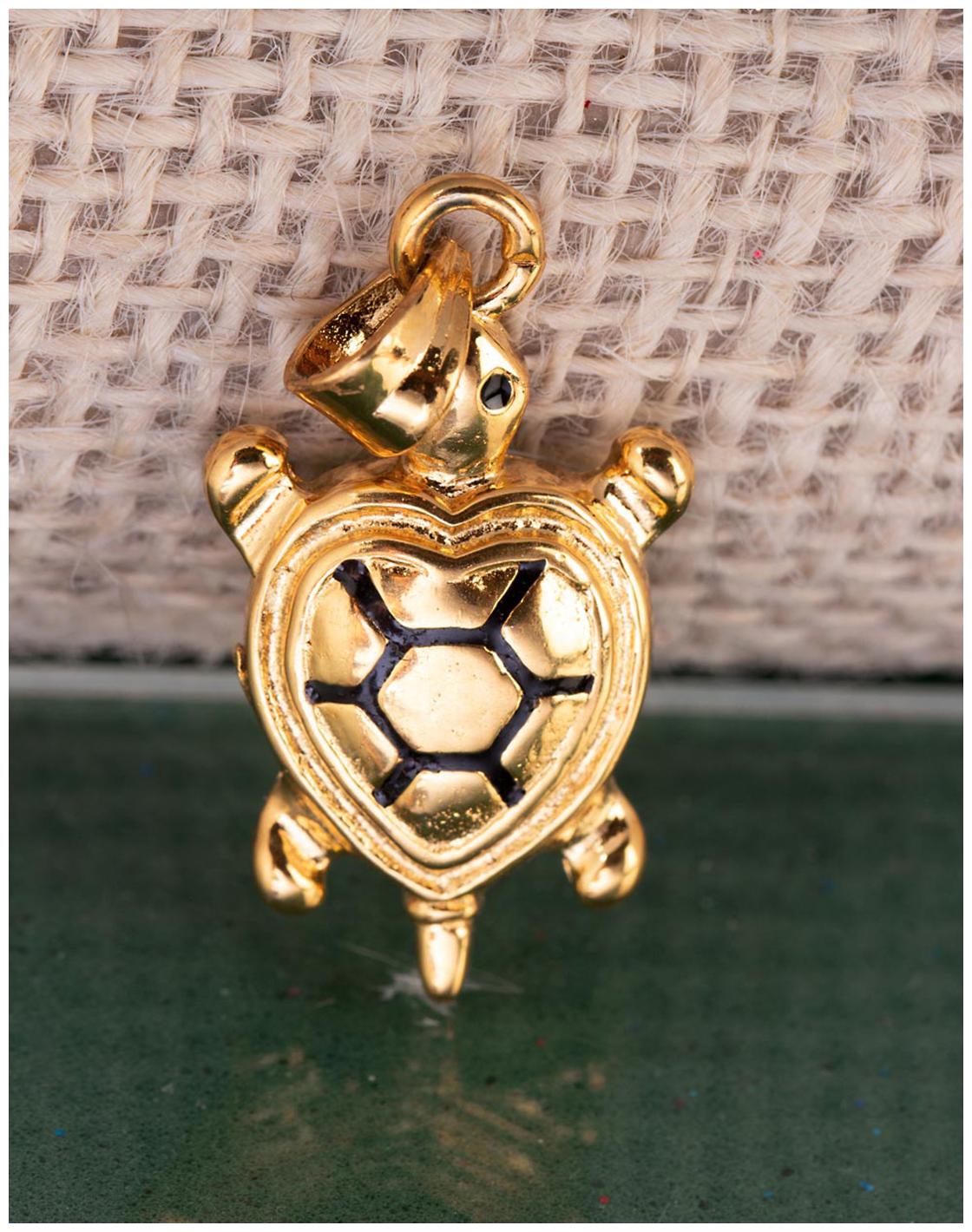 

Voylla Faith Trust Vaastu Tortoise Pendant
