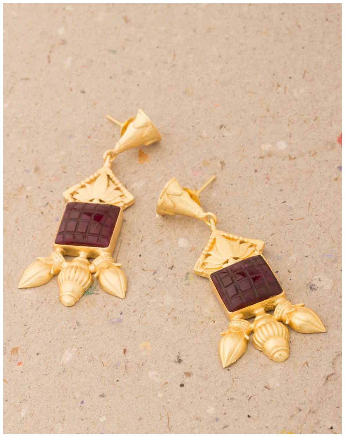 

Voylla Fascinating Dangler Earrings Pair For Women