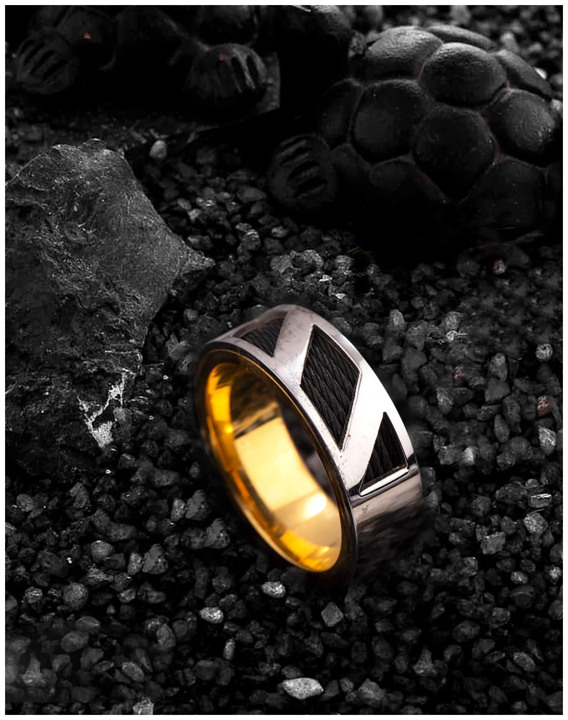 

Voylla Geometric Cutwork Dual Tone Band Ring