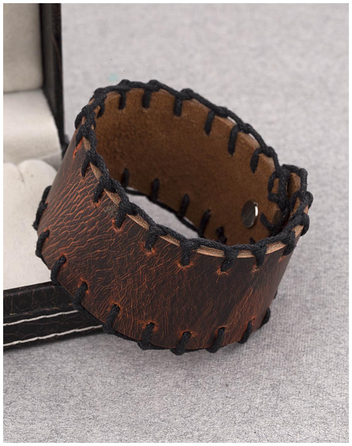

Voylla Leather Trend Wrap Bracelet with Stitch Design
