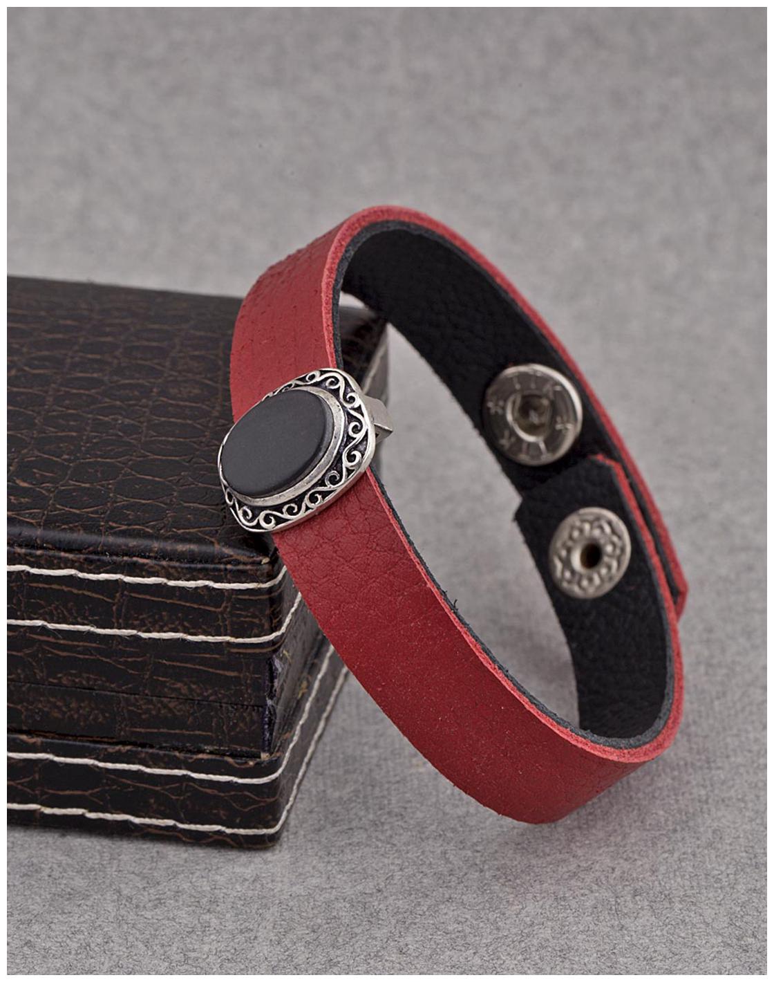 

Voylla Milestone Black Enamelled Charm Bracelet