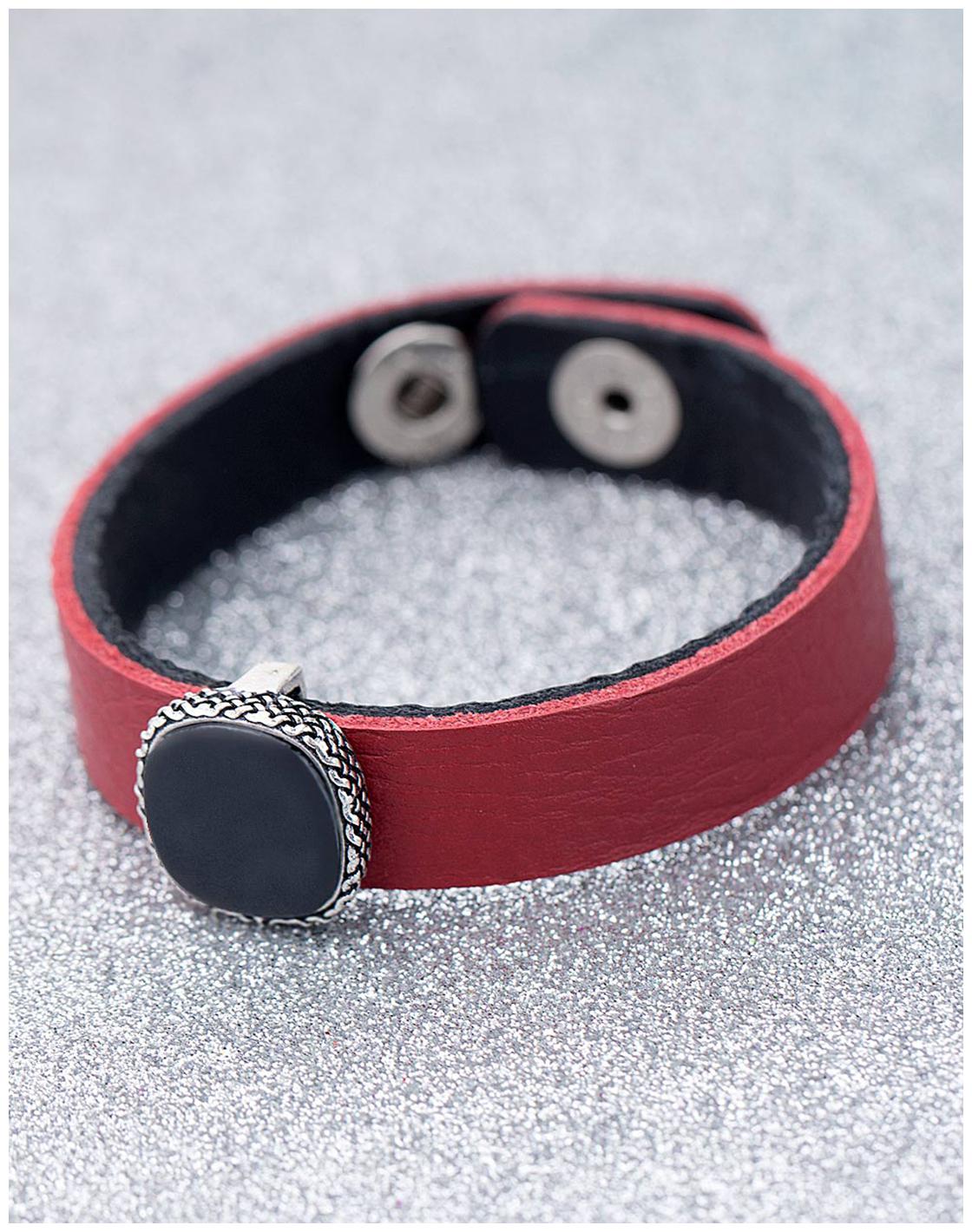 

Voylla Milestone Oxidized Silver Plated Red Leather Bracelet