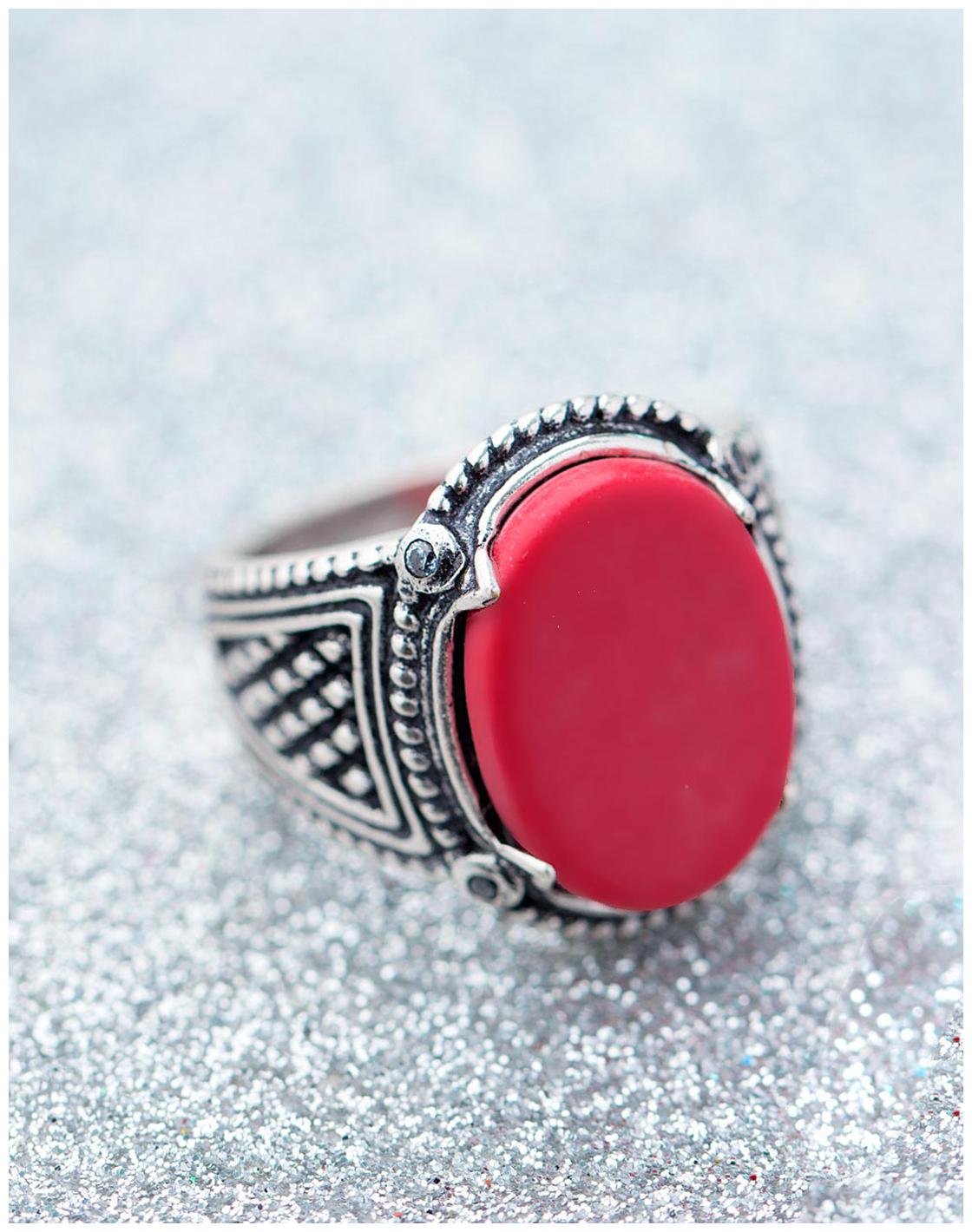

Voylla Milestone Artistically Carved Ring