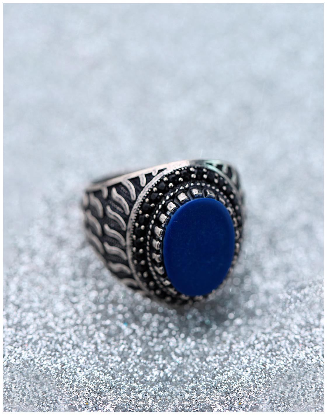 

Voylla Milestone Oxidized Pattern Blue Stone Ring