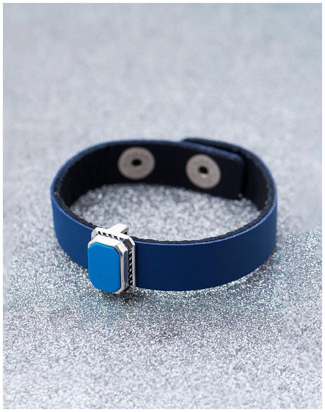 

Voylla Milestone Bracelet with Turquoise Enamel Detail