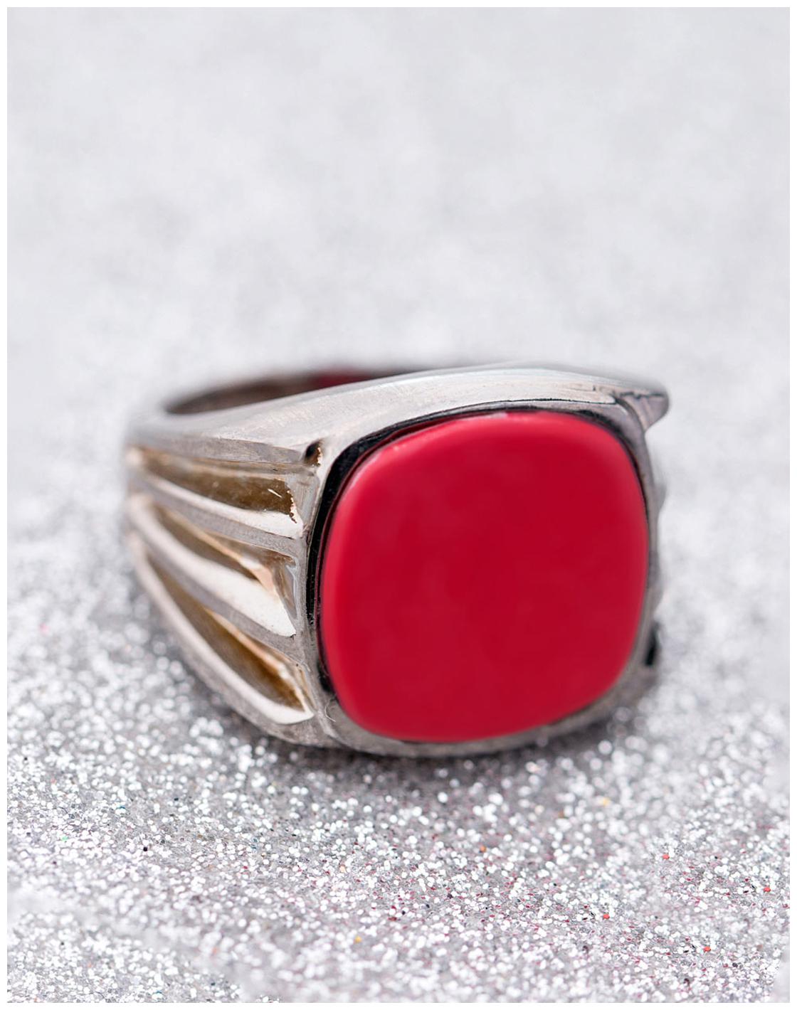 

Voylla Rectangular Stone Studded Milestone Ring
