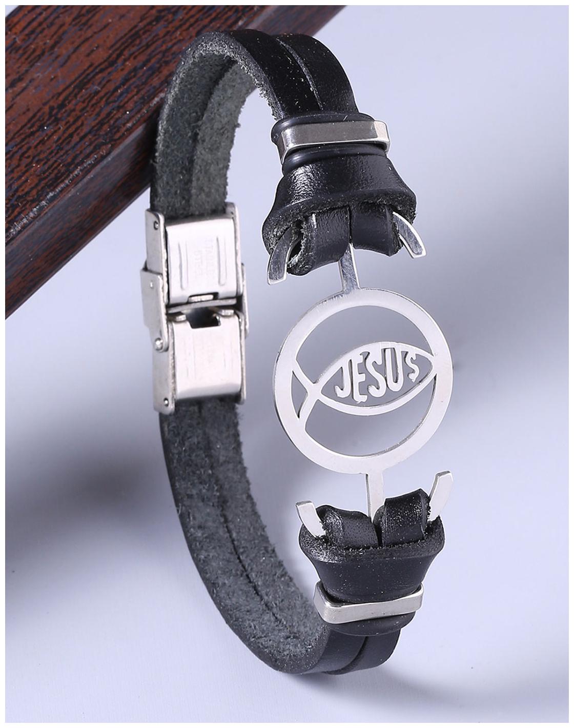 

Voylla Road Rider Aztec Motif Bracelet
