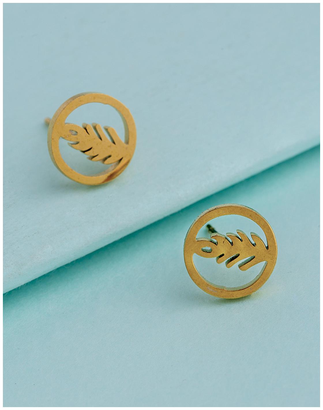 

Voylla Royal Men s Designer Inspired Earrings