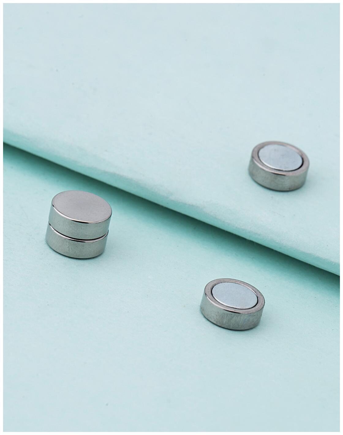 

Voylla Royal Stud Smooth Surface Earring