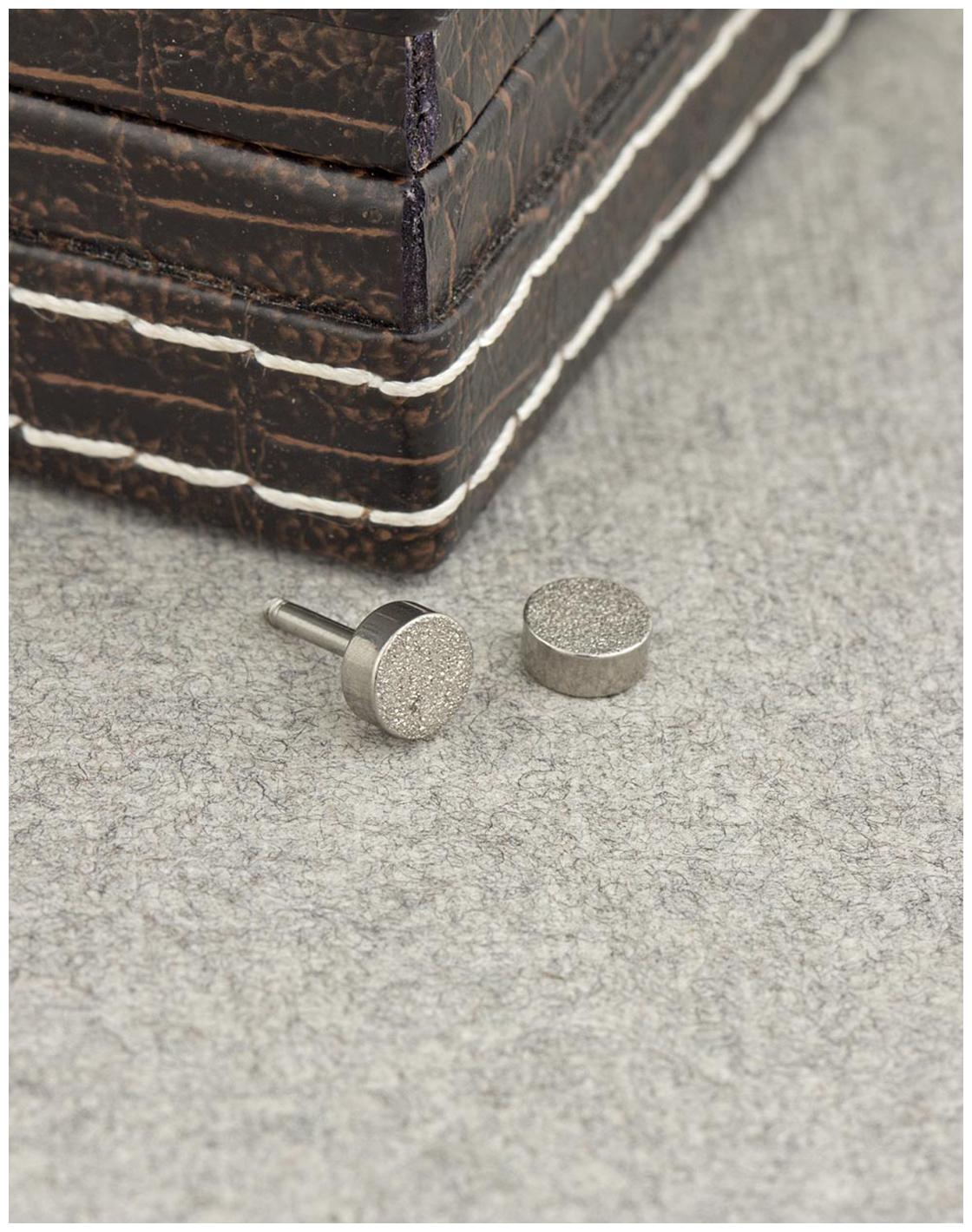 

Voylla Shiny Barbell Stud Out Earring