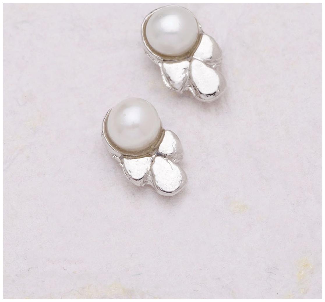 

Voylla Work Wear Pearl Embellished Daily Earrings
