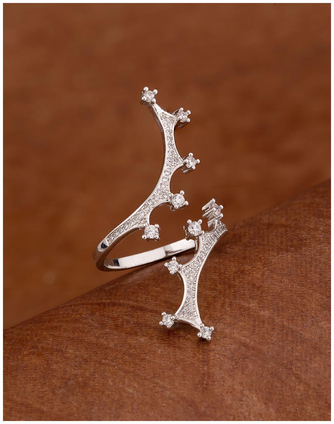 

Voylla Silver Plated Crown Motif Ting