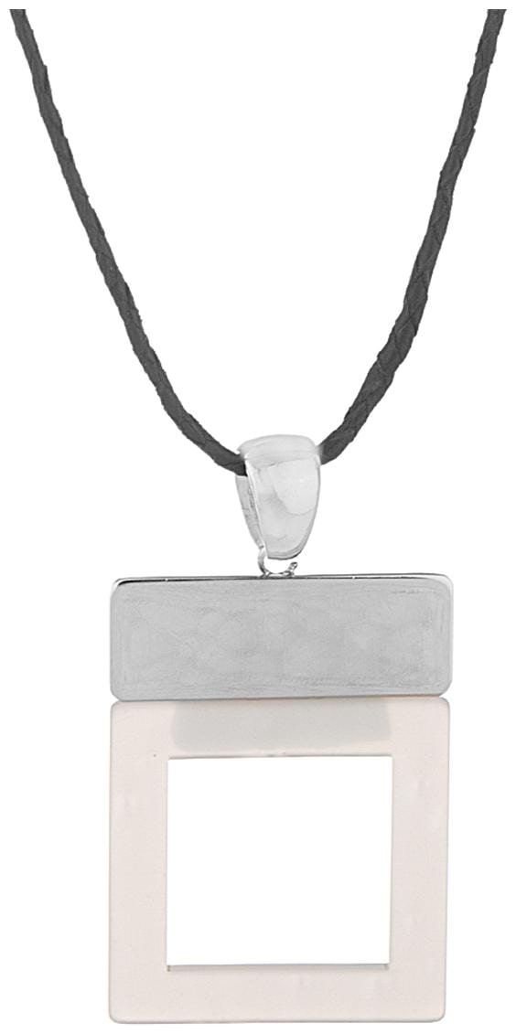 

Voylla Smashing Men s Pendant With Chain