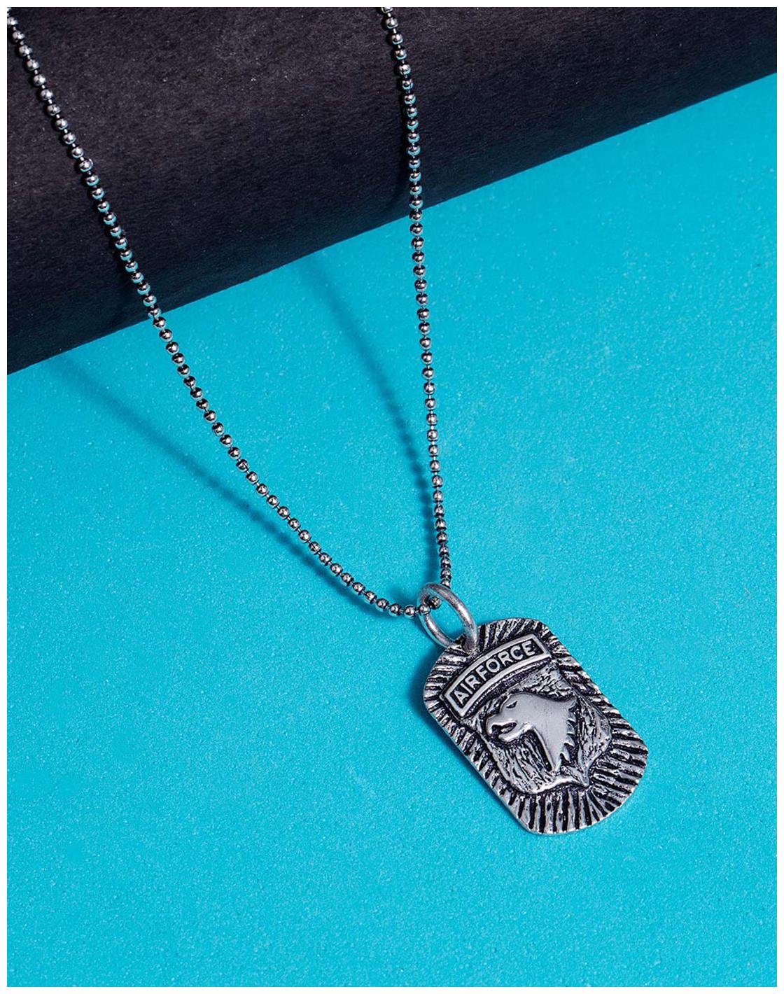 

Voylla Squad Oxidized Silver Eagle Head Pendanti